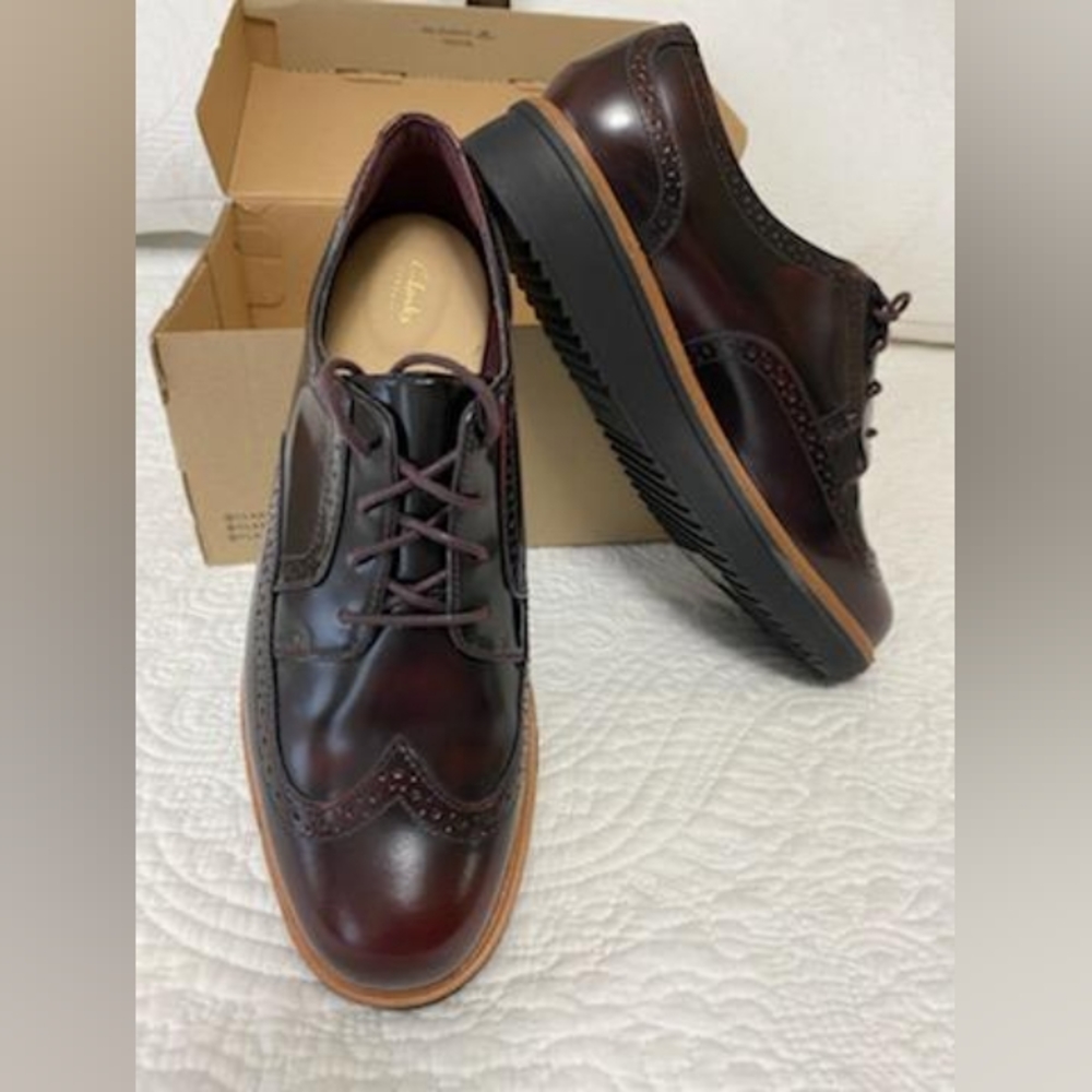 Clarks Embossed Burgundy Leather Platform Oxfords US10